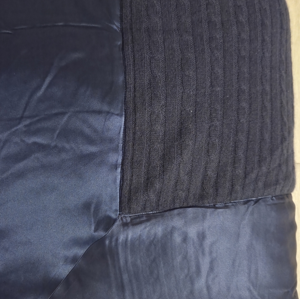 Kumi Kookoon Luxurious Silk and Cashmere Throw Blanket In Indigo